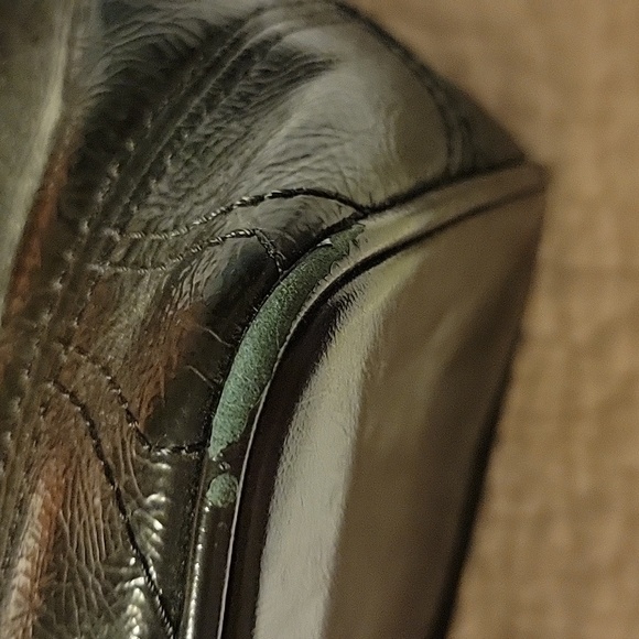 Coach black purse see pictures nice hardware a couple scuffs - Picture 11 of 14